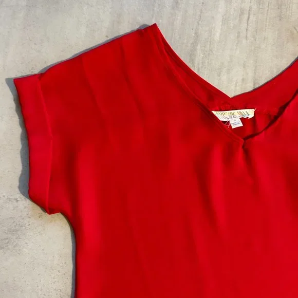 Pink Rose | Lightweight Short Sleeve Top | Red | Small - Picture 2 of 6